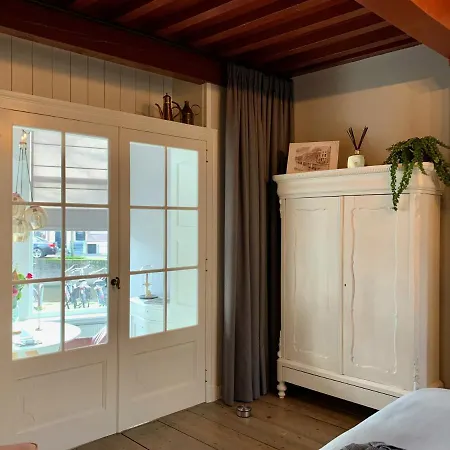 Bed & Breakfast Het Rapenburg Leiden